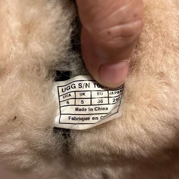 Ugg Black tall boots - Picture 9 of 10